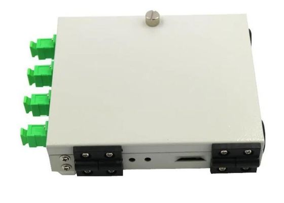 Il centro a fibra ottica FTTH del contenitore terminale 4 di supporto della parete di serie di FTB con gli adattatori dell'APC
