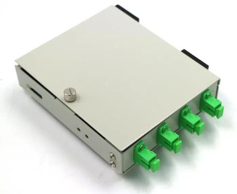 Il centro a fibra ottica FTTH del contenitore terminale 4 di supporto della parete di serie di FTB con gli adattatori dell'APC